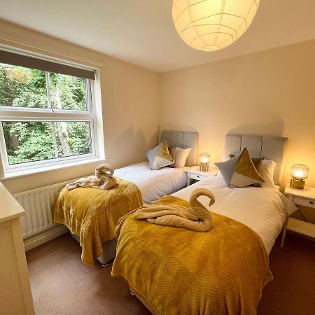 Best Price - Amazing 2 Bed 2 Bath - 4 Singles Or Super King Beds, 10 Min Walk To City Centre, 5 Minute Walk To Mayflower Theatre, Smart Tv, Ensuite, Balcony, Free Parking Southampton Exteriör bild