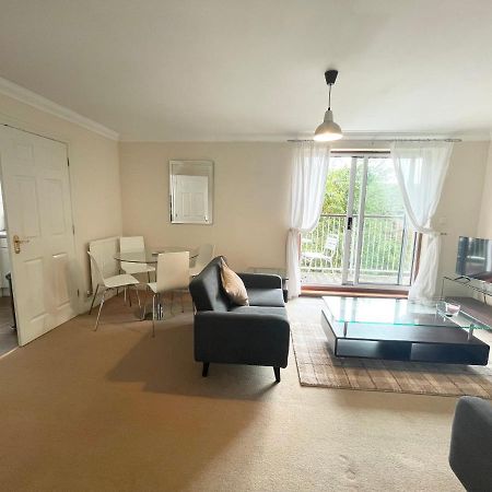 Best Price - Amazing 2 Bed 2 Bath - 4 Singles Or Super King Beds, 10 Min Walk To City Centre, 5 Minute Walk To Mayflower Theatre, Smart Tv, Ensuite, Balcony, Free Parking Southampton Exteriör bild