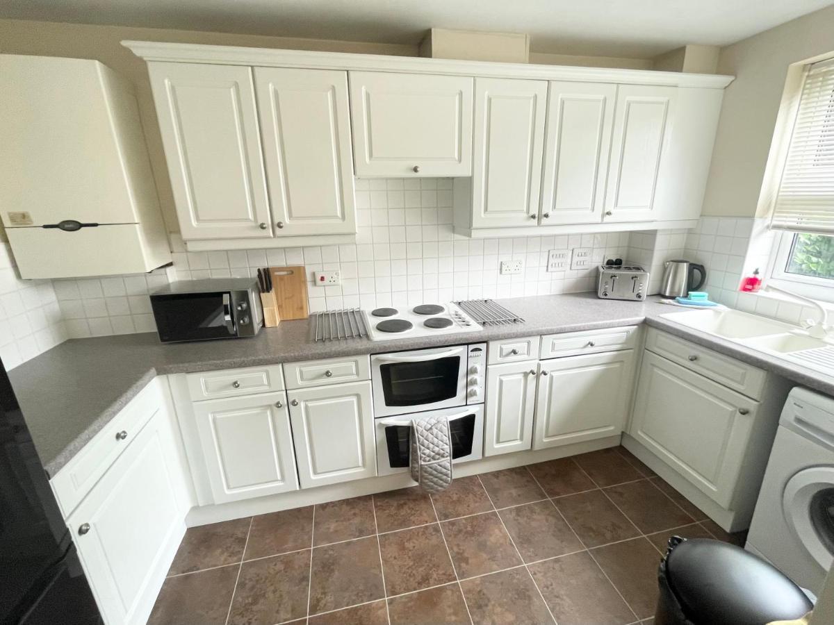 Best Price - Amazing 2 Bed 2 Bath - 4 Singles Or Super King Beds, 10 Min Walk To City Centre, 5 Minute Walk To Mayflower Theatre, Smart Tv, Ensuite, Balcony, Free Parking Southampton Exteriör bild