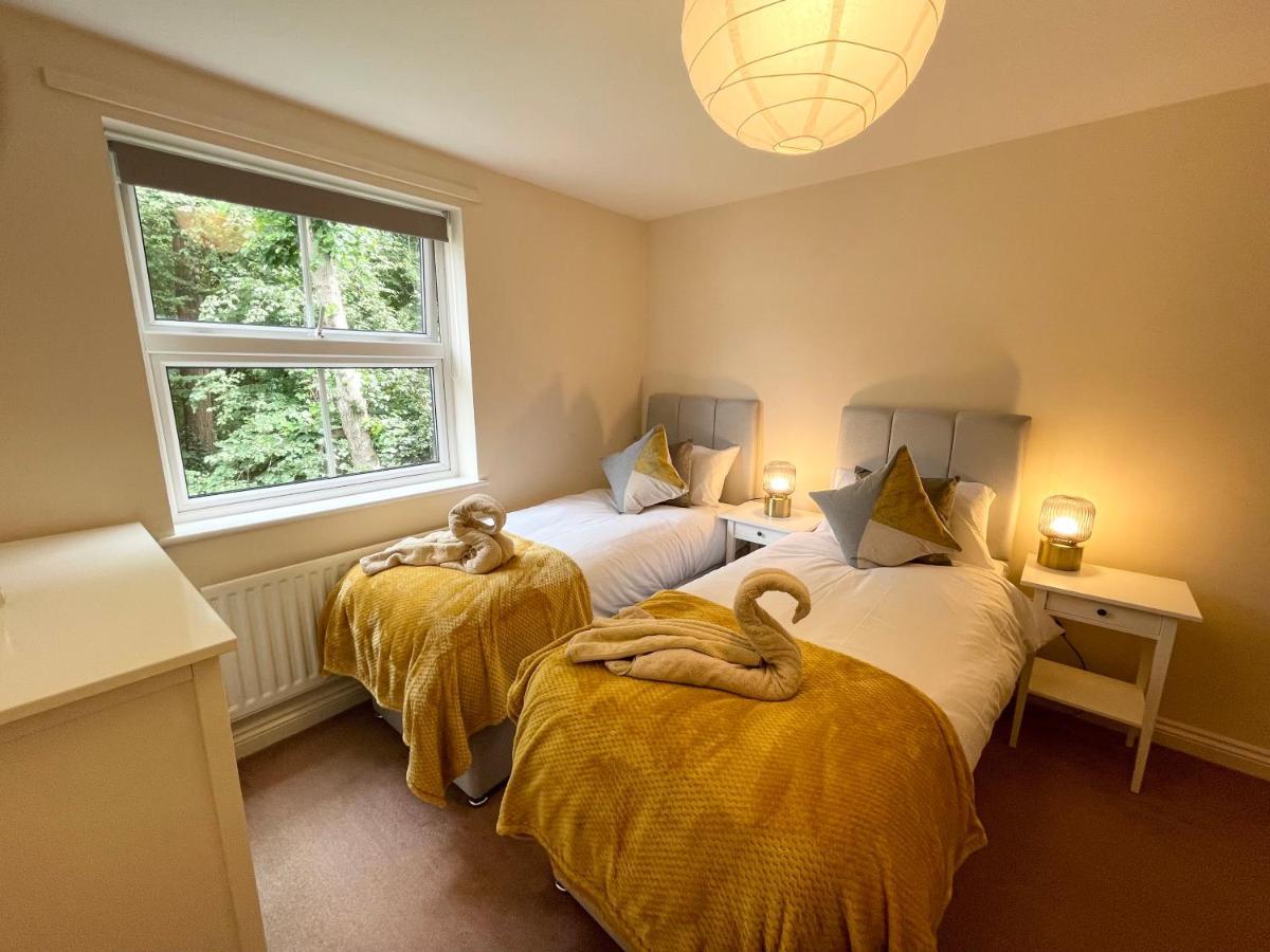 Best Price - Amazing 2 Bed 2 Bath - 4 Singles Or Super King Beds, 10 Min Walk To City Centre, 5 Minute Walk To Mayflower Theatre, Smart Tv, Ensuite, Balcony, Free Parking Southampton Exteriör bild