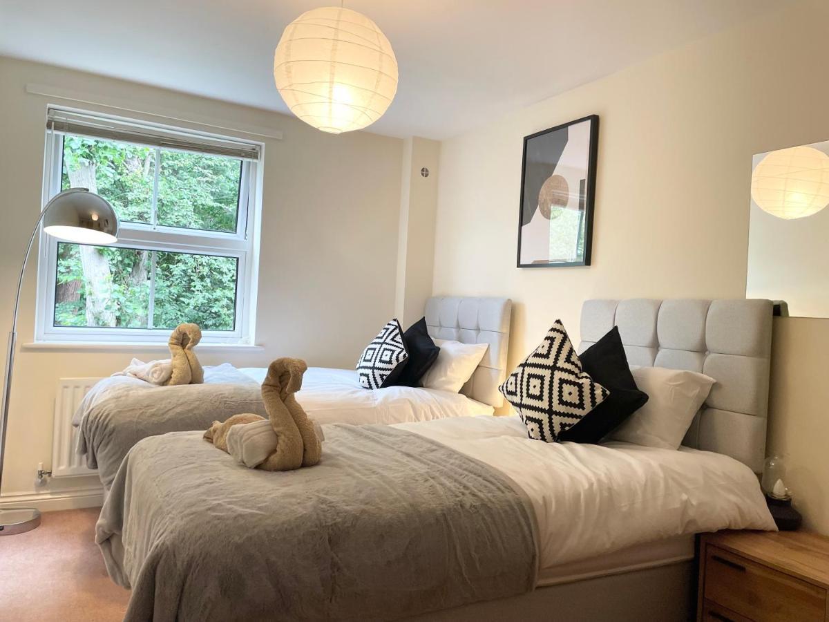Best Price - Amazing 2 Bed 2 Bath - 4 Singles Or Super King Beds, 10 Min Walk To City Centre, 5 Minute Walk To Mayflower Theatre, Smart Tv, Ensuite, Balcony, Free Parking Southampton Exteriör bild