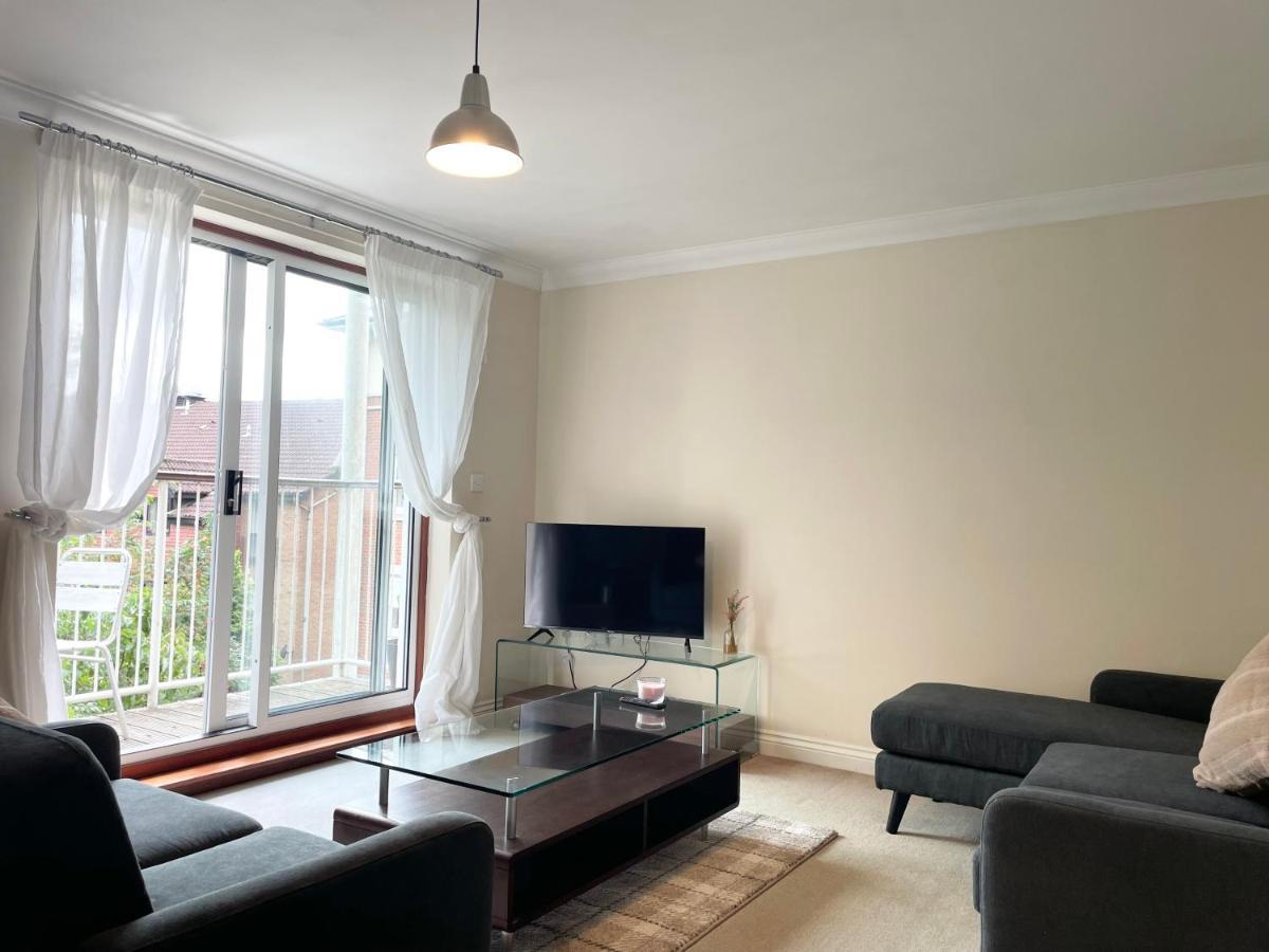 Best Price - Amazing 2 Bed 2 Bath - 4 Singles Or Super King Beds, 10 Min Walk To City Centre, 5 Minute Walk To Mayflower Theatre, Smart Tv, Ensuite, Balcony, Free Parking Southampton Exteriör bild