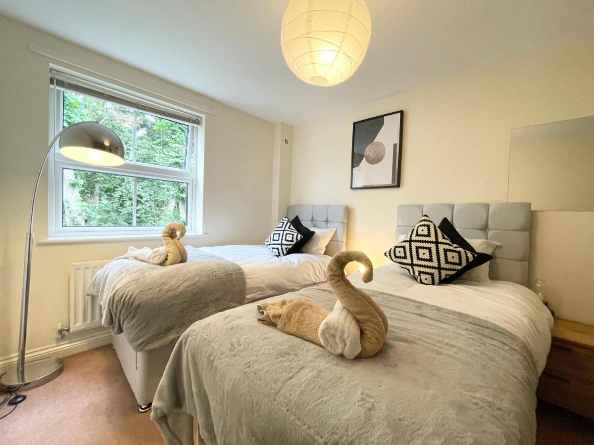 Best Price - Amazing 2 Bed 2 Bath - 4 Singles Or Super King Beds, 10 Min Walk To City Centre, 5 Minute Walk To Mayflower Theatre, Smart Tv, Ensuite, Balcony, Free Parking Southampton Exteriör bild